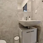 Ocean 2 Bedrooms Air Conditioning * ברנו