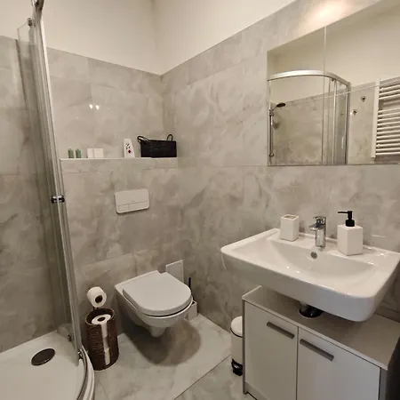 Ocean 2 Bedrooms Air Conditioning *