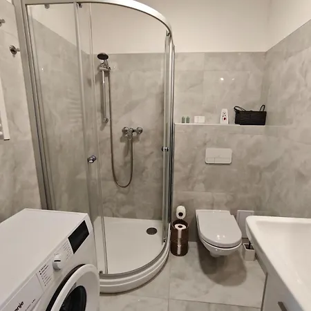 Ocean 2 Bedrooms Air Conditioning *