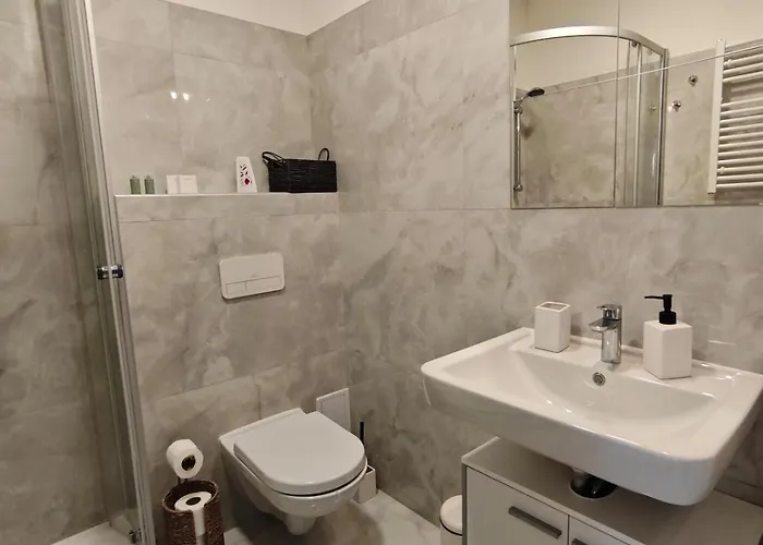 Ocean 2 Bedrooms Air Conditioning *