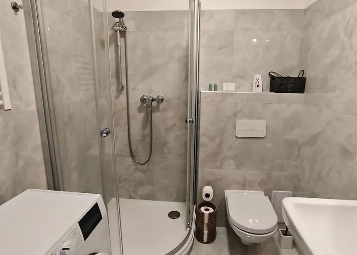 Ocean 2 Bedrooms Air Conditioning *